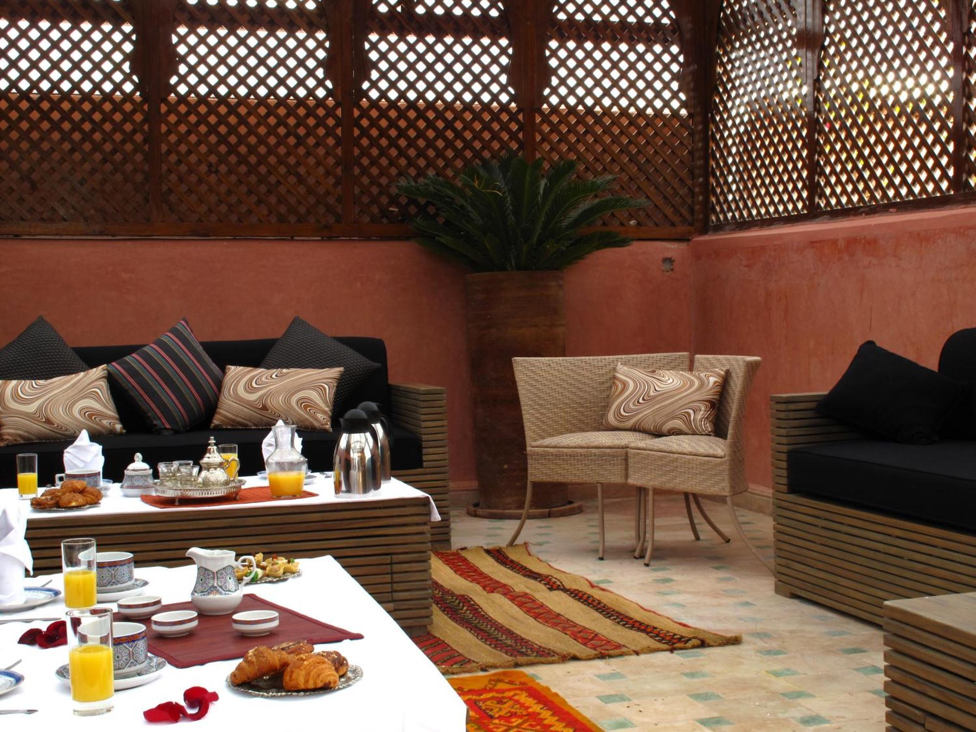 Riad Le Perroquet Bleu Suites & Spa Marrakesh Exterior foto