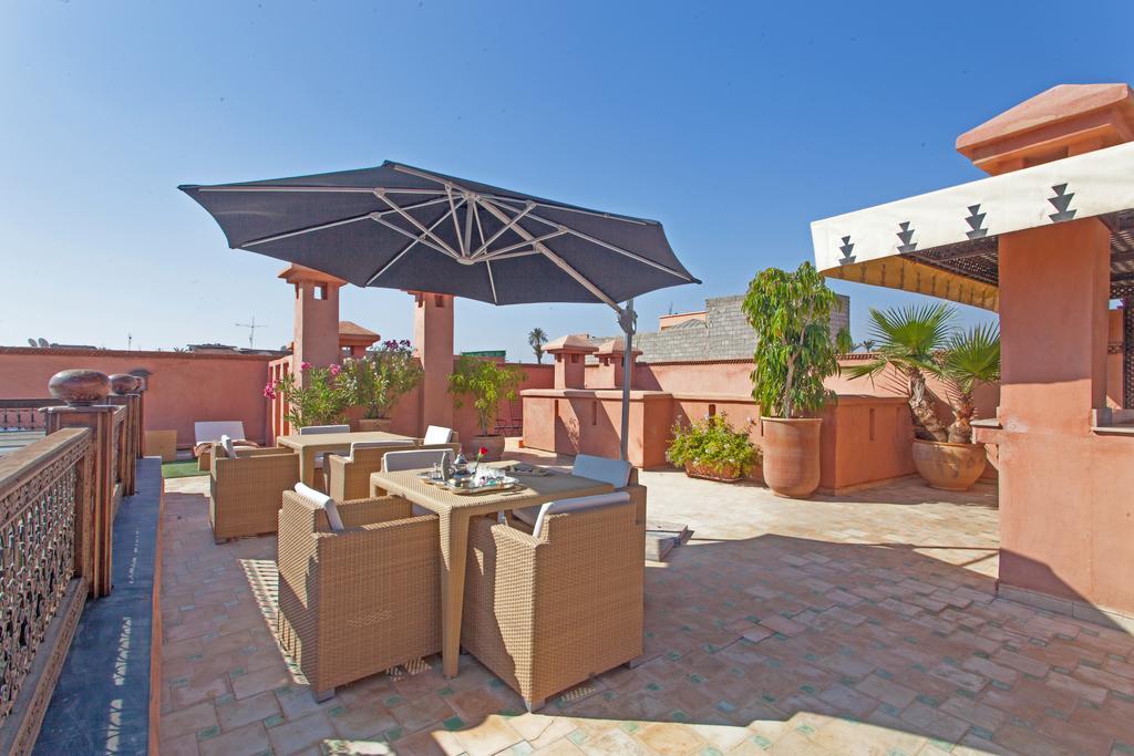 Riad Le Perroquet Bleu Suites & Spa Marrakesh Exterior foto