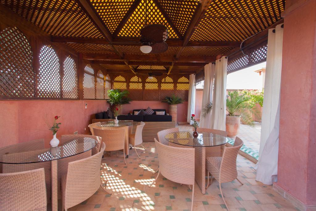 Riad Le Perroquet Bleu Suites & Spa Marrakesh Exterior foto